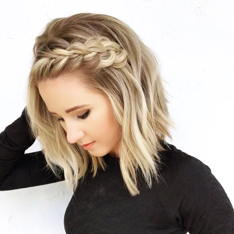 Sleek side cornrow braid detail hairstyle